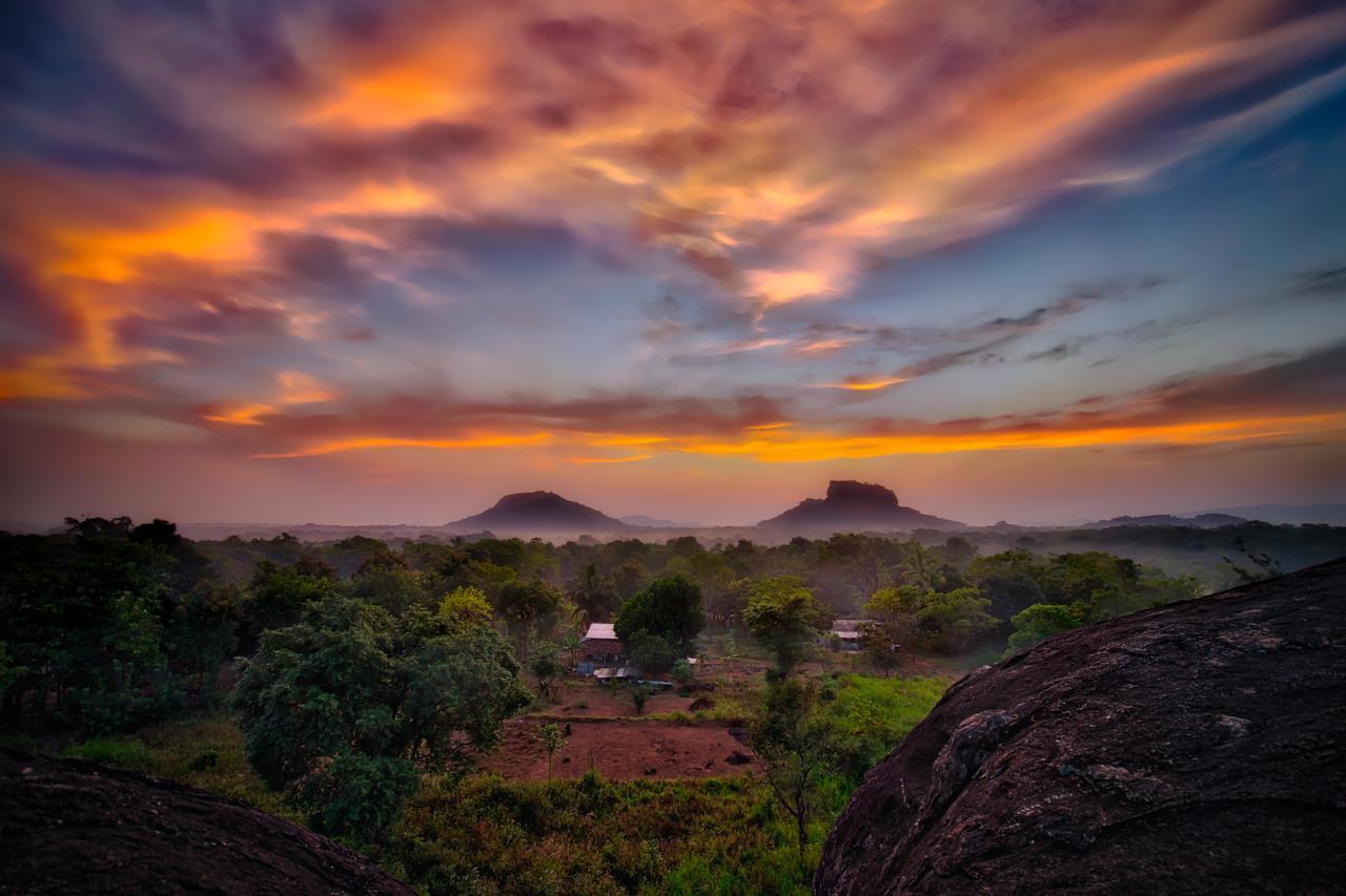 Choona Lodge 'View Of Sigiriya & Pidurangala With Sunrise' Exterior foto